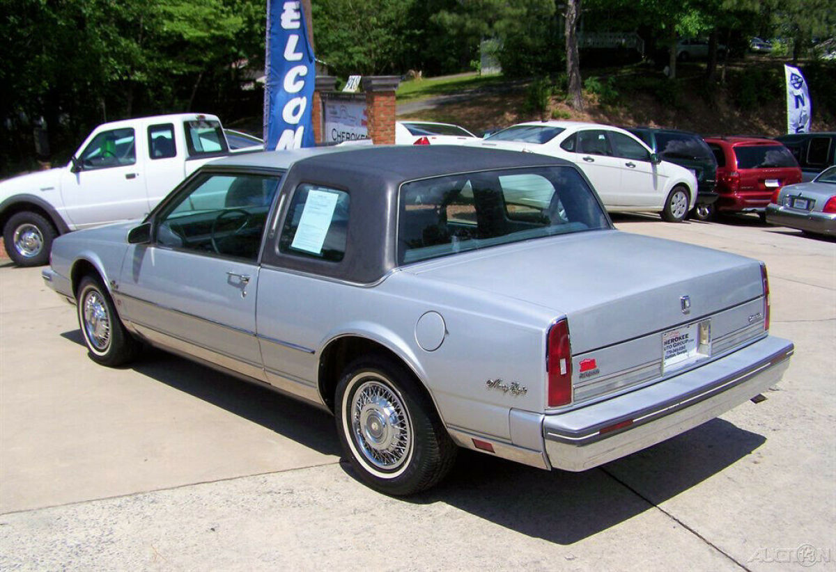 1985 Oldsmobile Ninety-Eight Brougham - photo 2