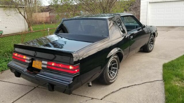 1985 Buick Grand National - photo 3