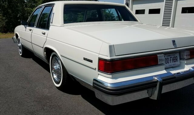 1985 Buick LeSabre Limited Collectors Edition - photo 3
