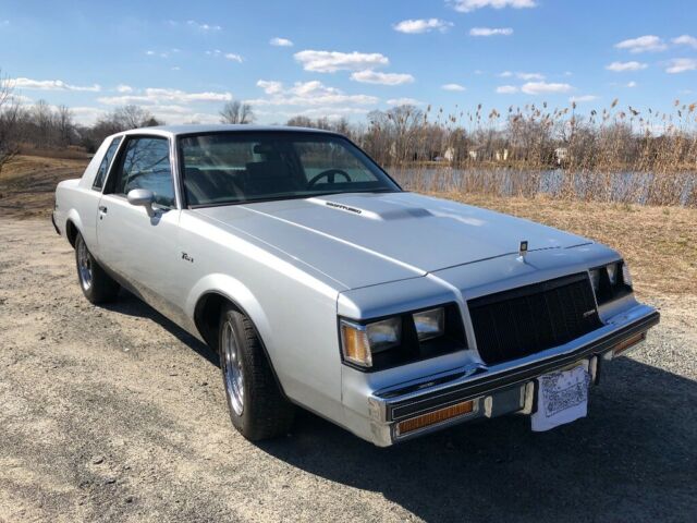 1985 Buick Grand National - photo 2