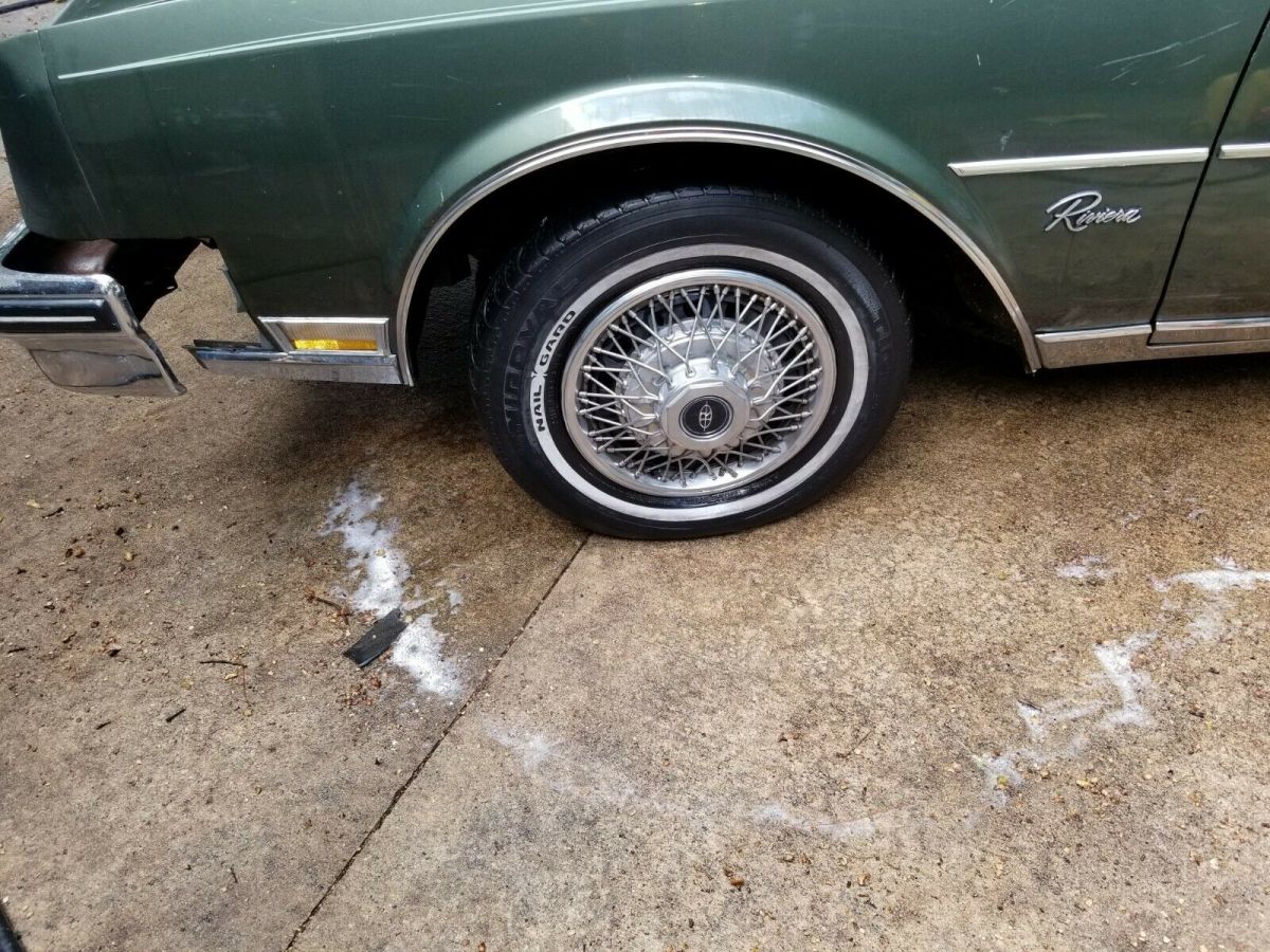 1985 Buick Riviera Green - photo 2