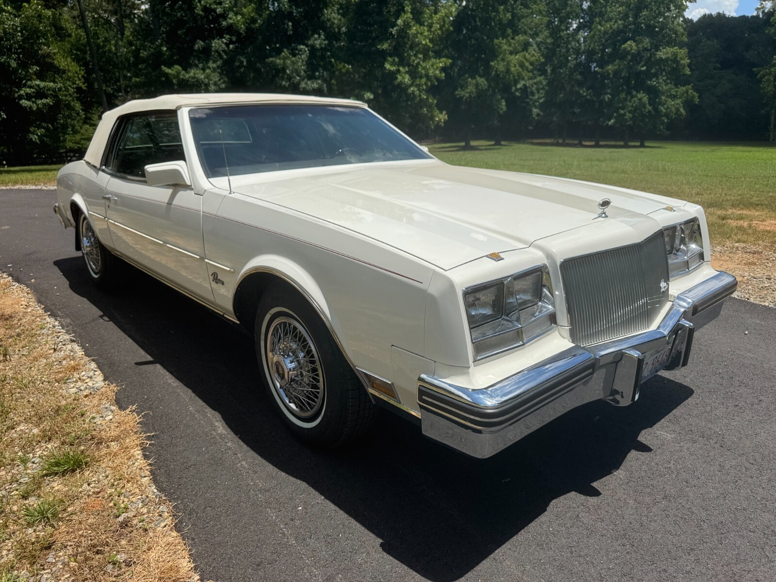 1985 Buick Riviera Carriage Top Coupe 1 Family owned - photo 2