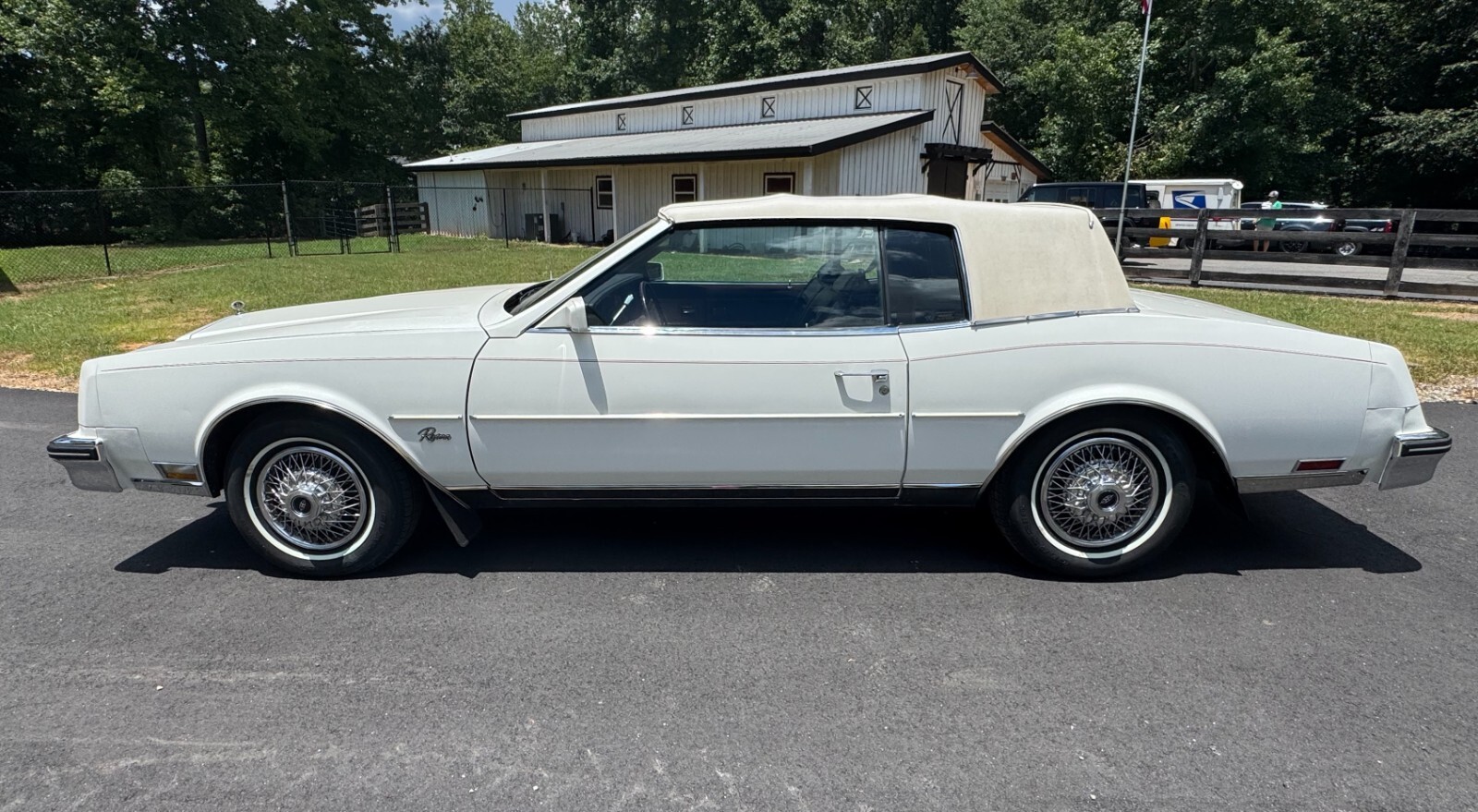 1985 Buick Riviera Carriage Top Coupe 1 Family owned - photo 3