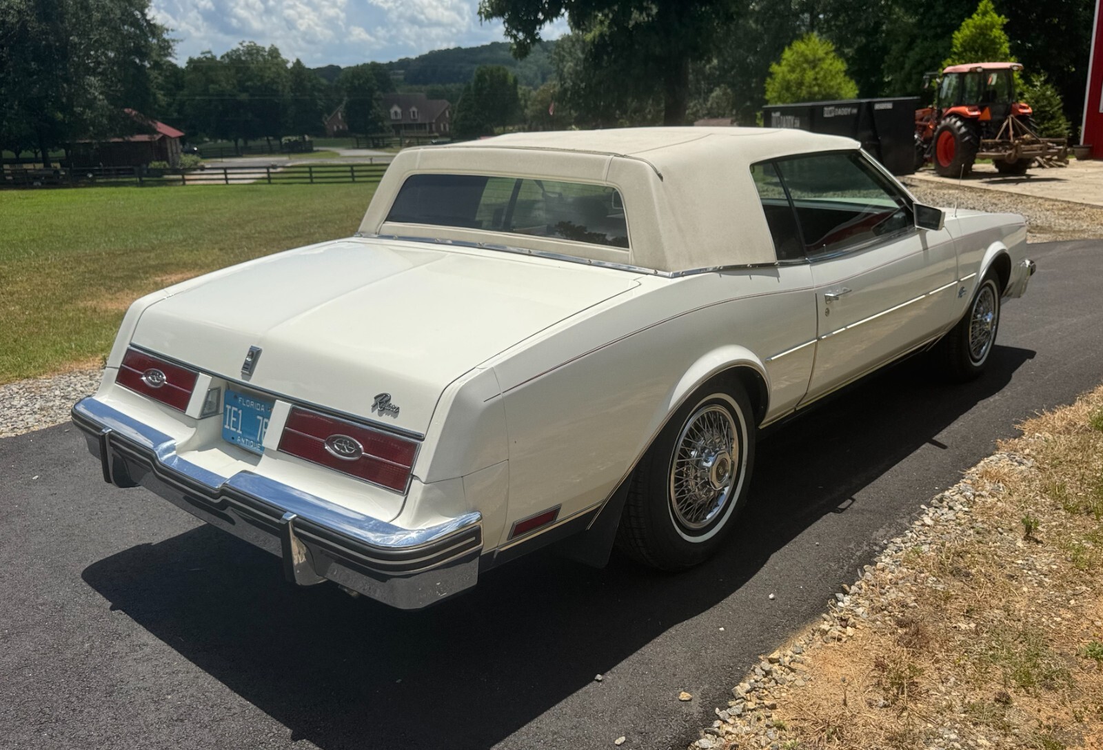 1985 Buick Riviera Carriage Top Coupe 1 Family owned - photo 6