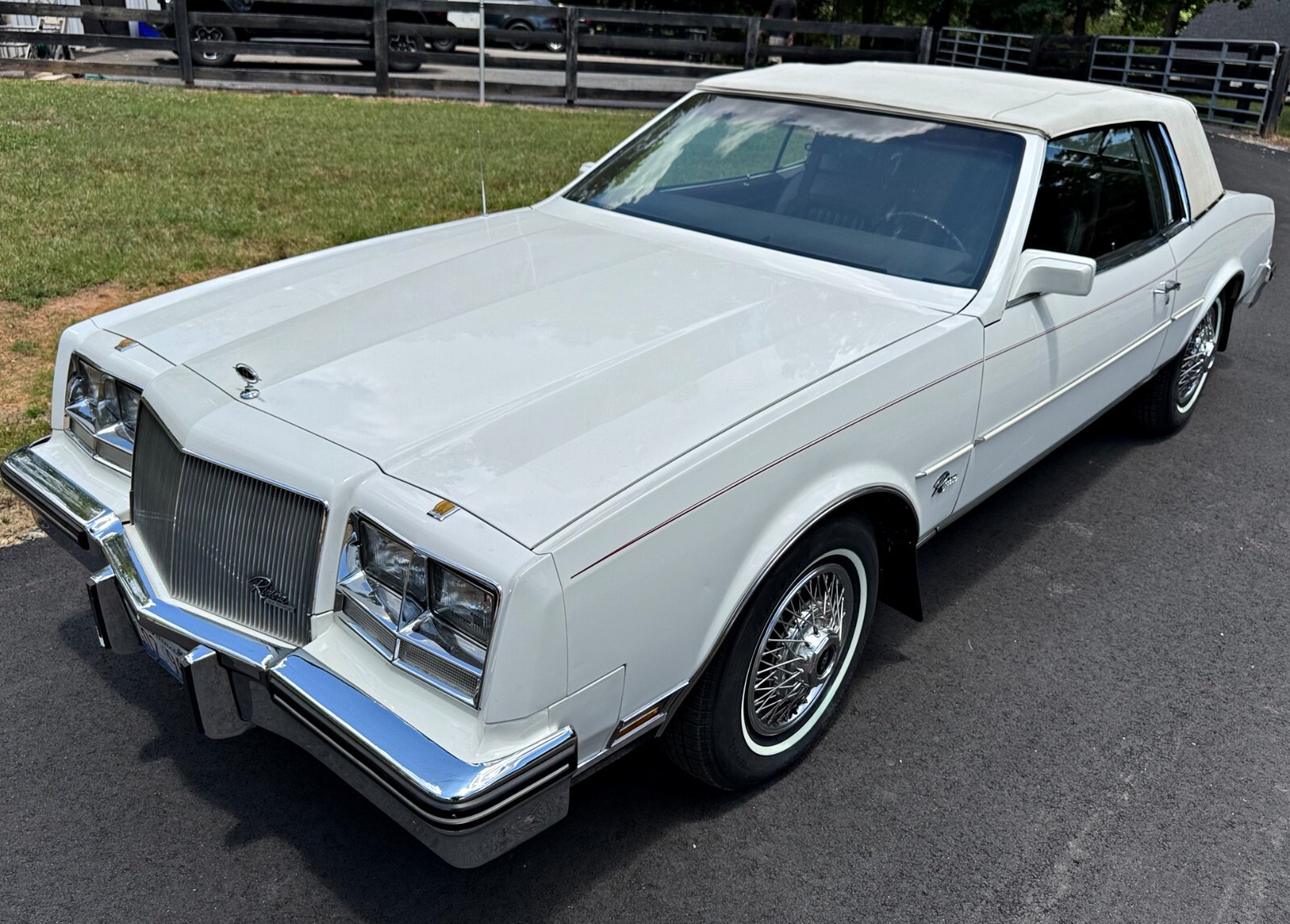 1985 Buick Riviera Carriage Top Coupe 1 Family owned - photo 7