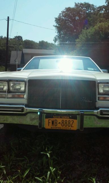 1985 Buick Riviera Base - photo 3