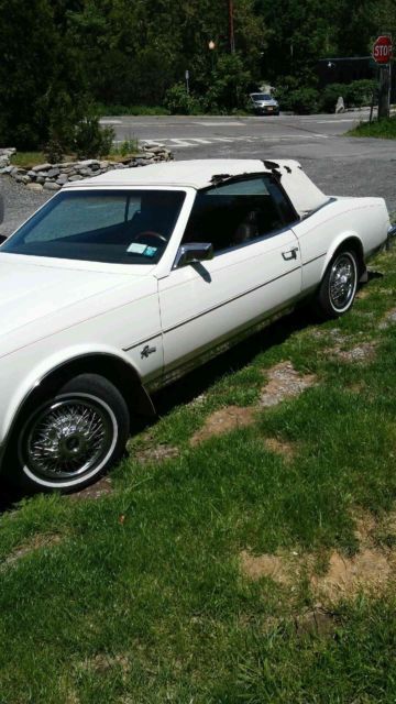 1985 Buick Riviera Base - photo 9