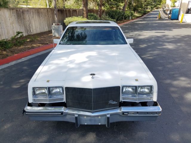 1985 Buick Riviera Coupe - photo 2