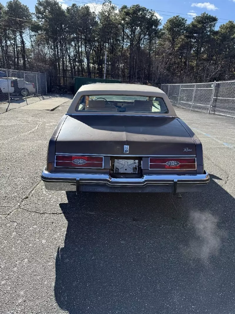 1985 Buick Riviera Coupe - photo 12
