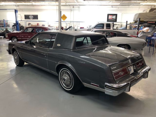 1985 Buick Riviera - photo 2