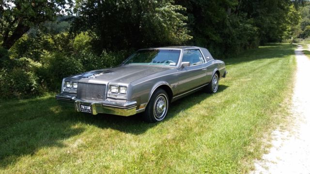 1985 Buick Riviera grey cloth - photo 2
