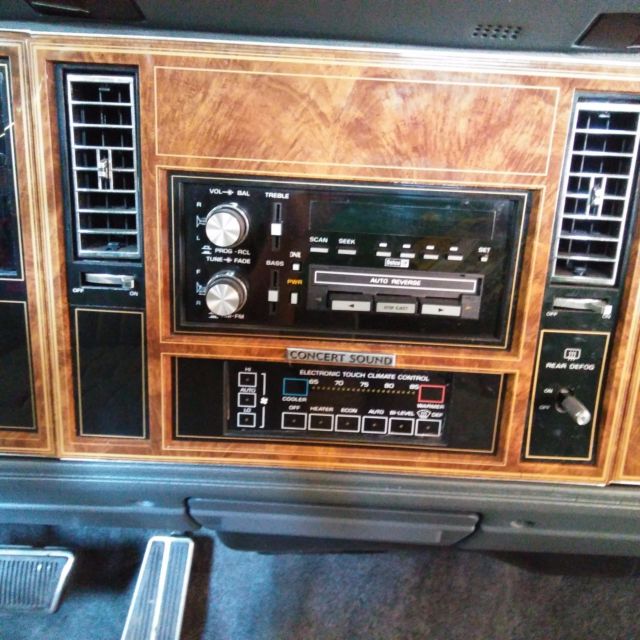 1985 Buick Riviera grey cloth - photo 6