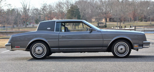 1985 Buick Riviera 2 Door Coupe - photo 10