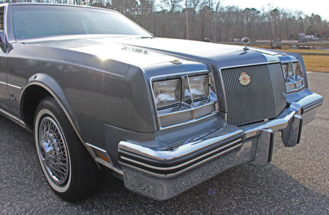 1985 Buick Riviera 2 Door Coupe - photo 6