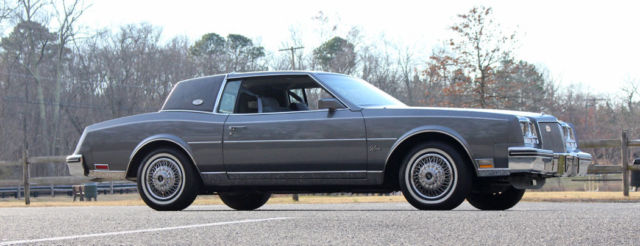 1985 Buick Riviera 2 Door Coupe - photo 9