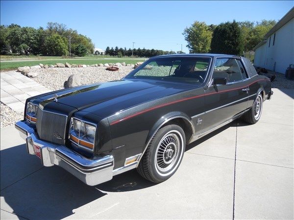1985 Buick Riviera T-type Coupe 1985 Buick Riviera