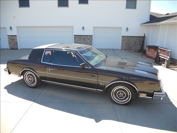 1985 Buick Riviera - photo 2