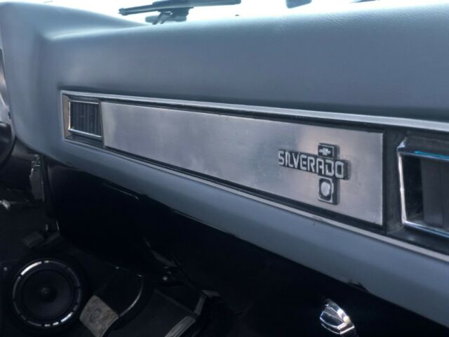1985 Chevrolet C-10 - photo 9