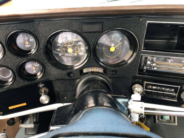 1985 Chevrolet C/K Pickup 2500 Custom Deluxe - photo 10