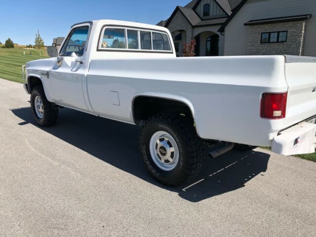 1985 Chevrolet C/K Pickup 2500 Custom Deluxe - photo 4