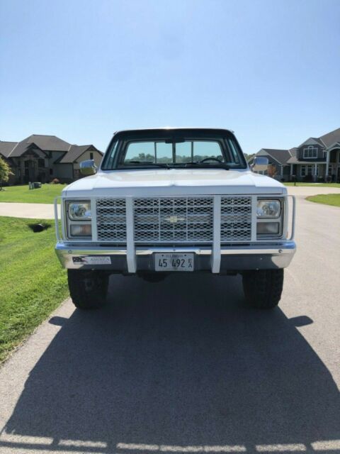 1985 Chevrolet C/K Pickup 2500 Custom Deluxe - photo 5