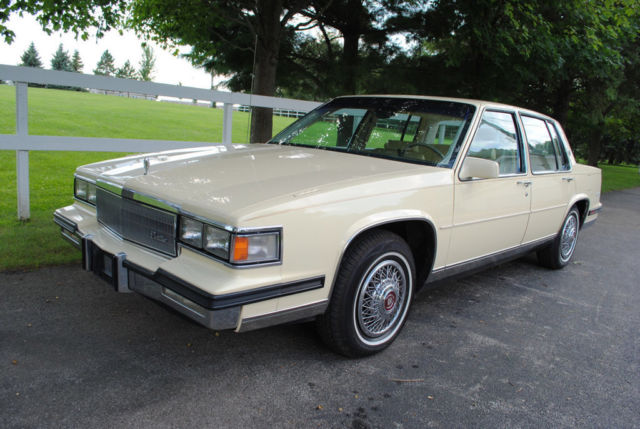 1985 CADILLAC DEVILLE/UNREAL!LOOK!IN SAME FAMILY FOR 27years!LOW MILE!MINT!WOW! 1985 Cadillac DeVille