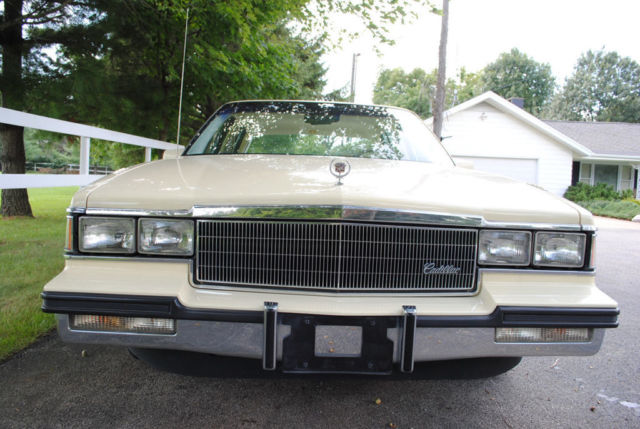 1985 Cadillac DeVille - photo 4