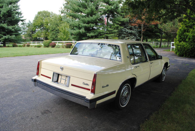 1985 Cadillac DeVille - photo 6