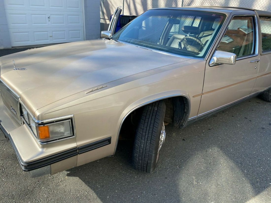 1985 Cadillac Fleetwood - photo 2