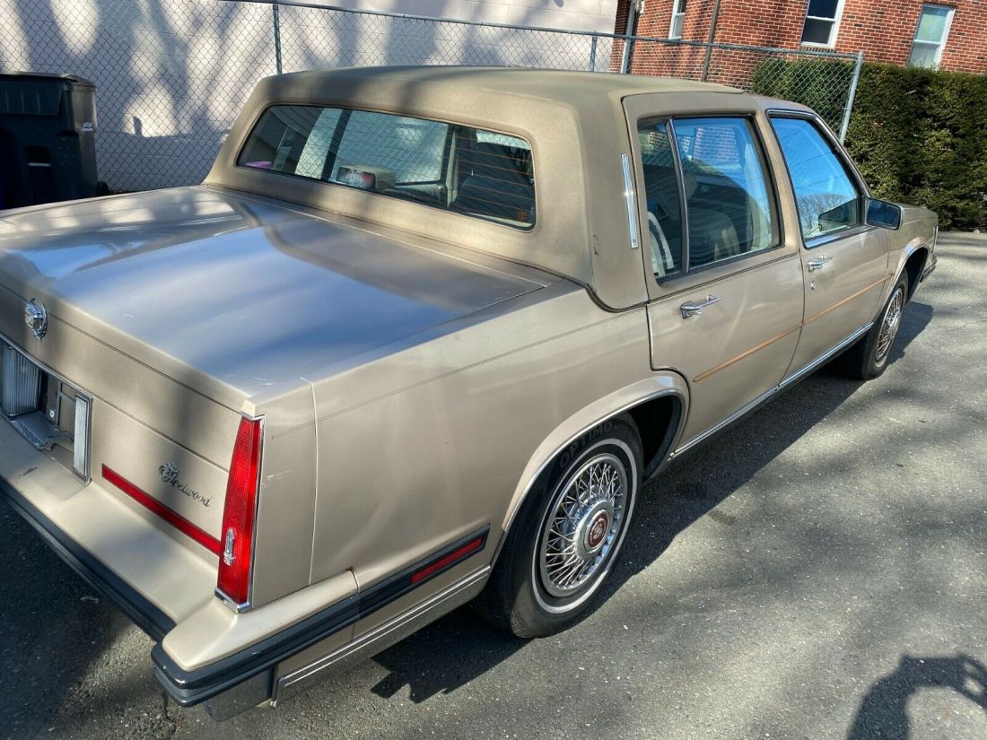 1985 Cadillac Fleetwood - photo 4