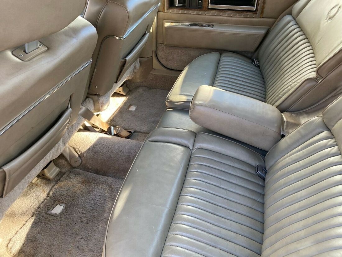 1985 Cadillac Fleetwood - photo 9
