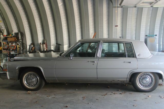 1985 Cadillac Fleetwood Brougham - photo 12