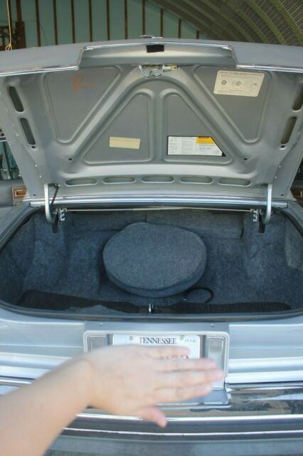 1985 Cadillac Fleetwood Brougham - photo 4