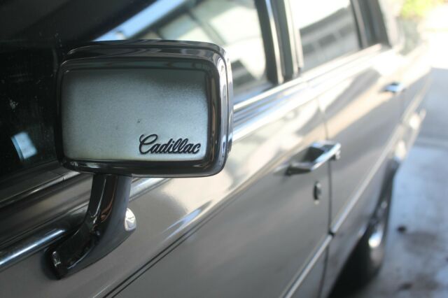 1985 Cadillac Fleetwood Brougham - photo 5