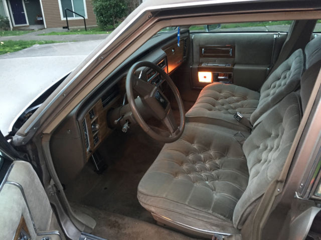 1985 Cadillac Fleetwood Brougham - photo 7