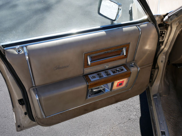 1985 Cadillac Fleetwood Brougham - photo 12