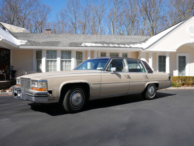 1985 Cadillac Fleetwood Brougham - photo 2