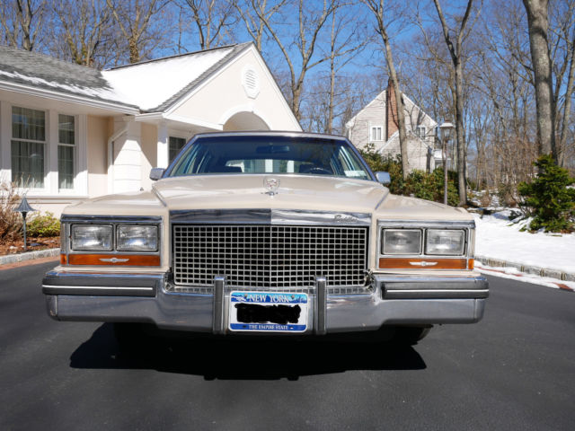 1985 Cadillac Fleetwood Brougham - photo 3