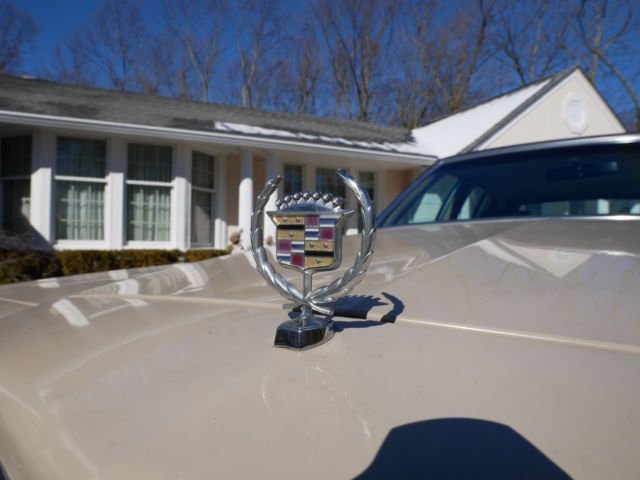 1985 Cadillac Fleetwood Brougham - photo 9