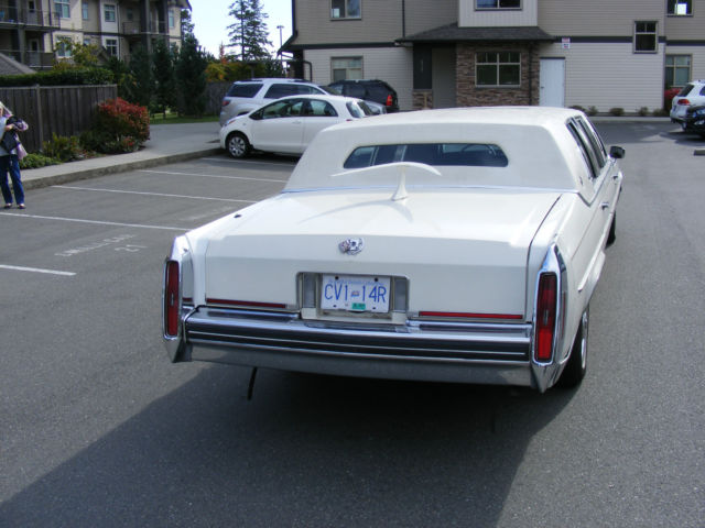 1985 Cadillac Fleetwood brougham - photo 2