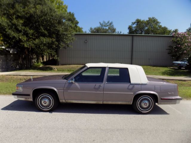 1985 Cadillac DeVille sedan deville - photo 2