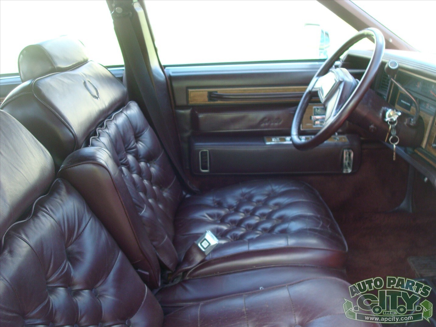 1985 Cadillac Seville 1985 CADILLAC SEVILLE BUSTLEBACK SEDAN 4.1 V8 WE SHIP - photo 4