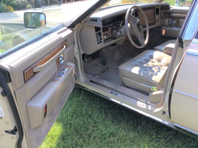 1985 Cadillac Seville Base 4 Door Sedan - photo 8