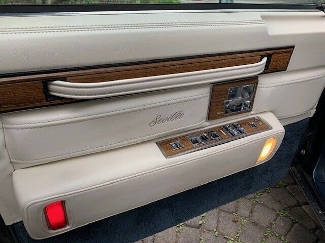 1985 Cadillac Seville - photo 13
