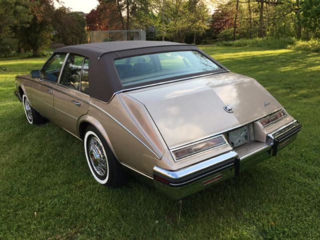 1985 Cadillac Seville - photo 2
