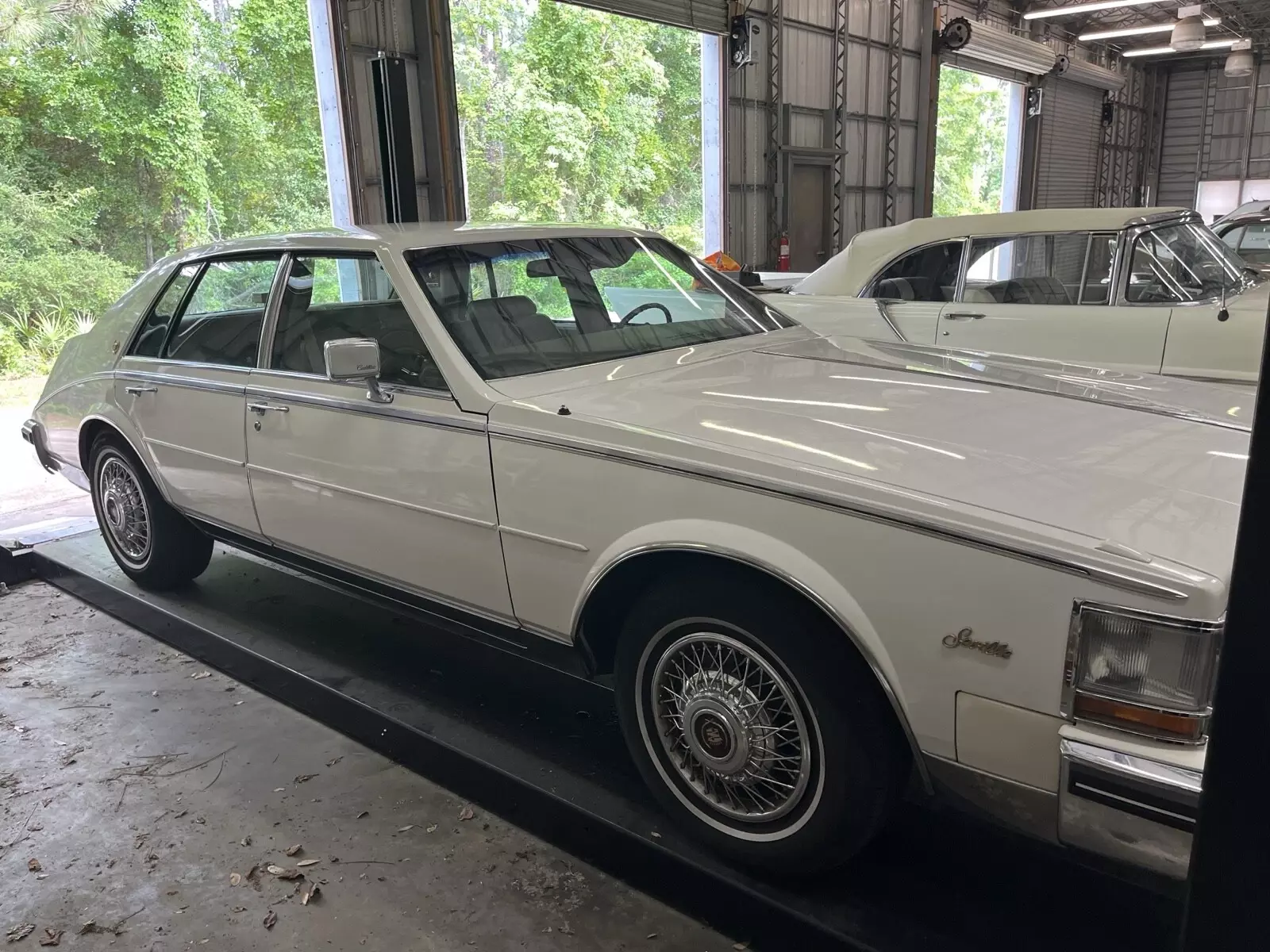 1985 Cadillac Seville - photo 4