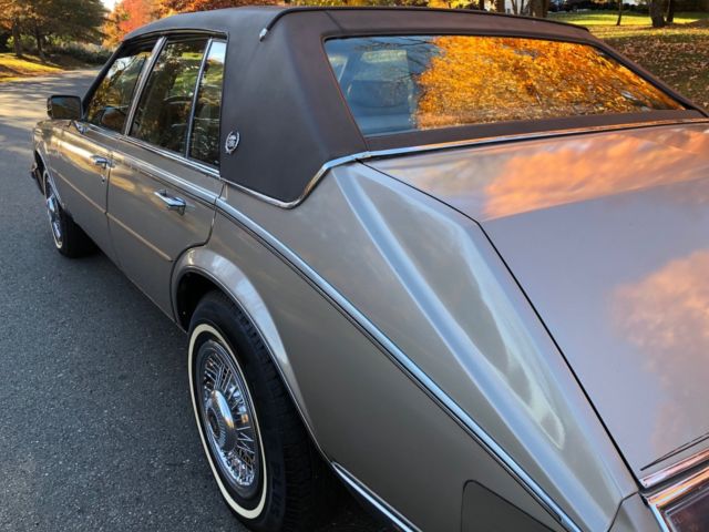 1985 Cadillac Seville - photo 4