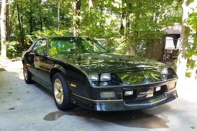 1985 Chevrolet Camaro IROC -Z Gold - photo 2