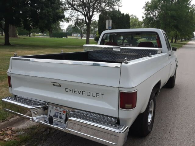 1985 Chevrolet C-10 Custom Deluxe - photo 4