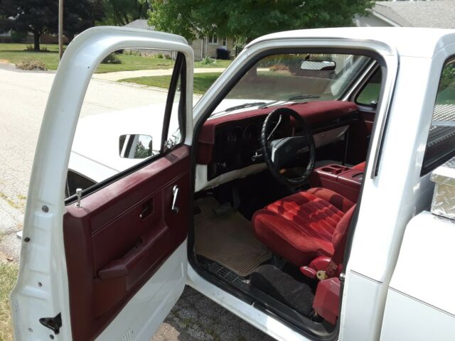 1985 Chevrolet C-10 Custom Deluxe - photo 8